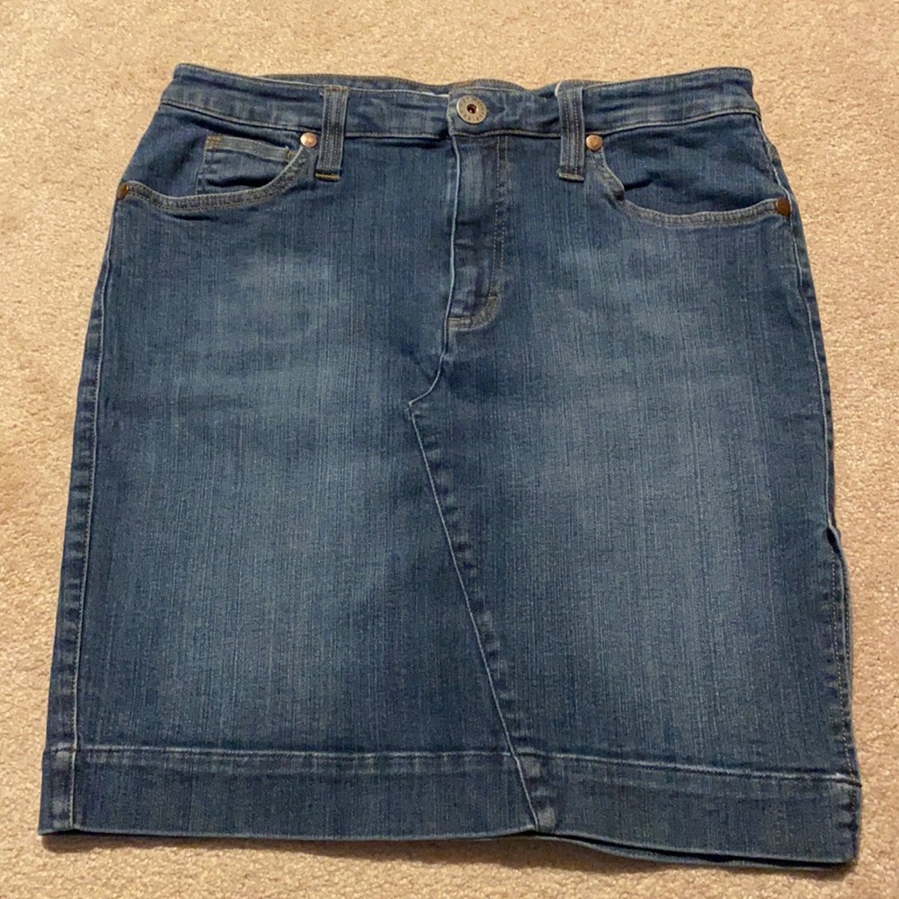 Tommy Hilfiger Skirt Size 8